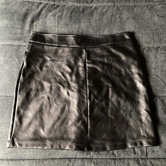 Fake Leather Pencil Skirt with Zipper Detail - Picture 2 of 4